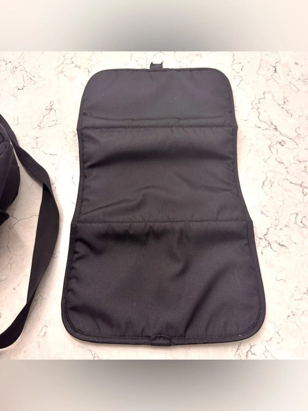 L.L.Bean Black Messenger Shoulder Cross Bag Laptop Diaper Bag With Pad